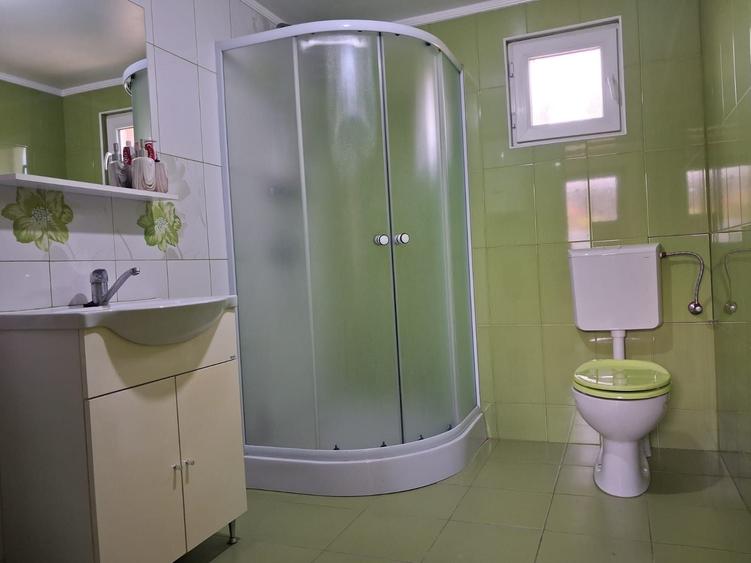 Casă cu 3 camere în Bacea