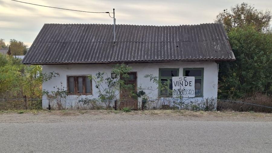 Teren de 1878 mp, în Tescani