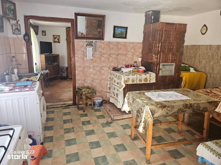 Casă cu 4 camere în Păstrăveni