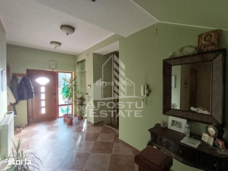 Casa Individuala impresionanta, curte bine amenajata, zona Semicentral