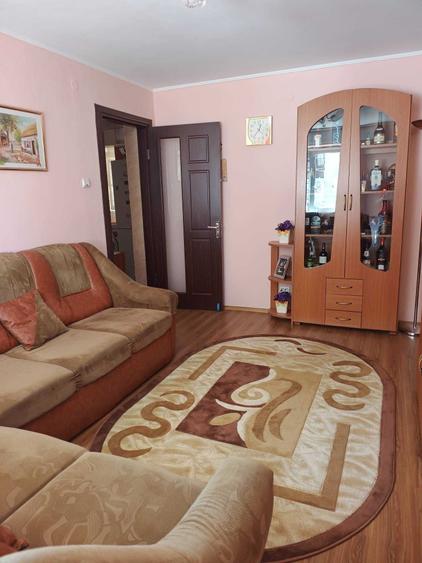 Apartament cu 2 camere semidecomandat, mobilat în Central