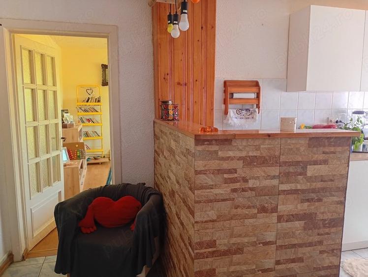 Apartament cu 3 camere decomandat în Central