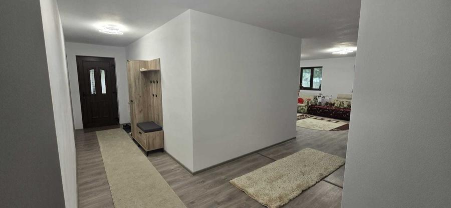 Casă cu 4 camere în Trifești