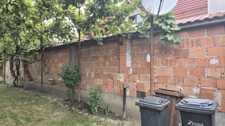 Casă cu 3 camere în Central