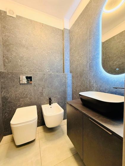 Apartament cu 3 camere semidecomandat în Florești