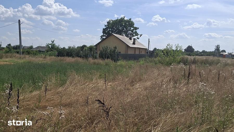 Teren de 5000 mp, în Mânăstioara
