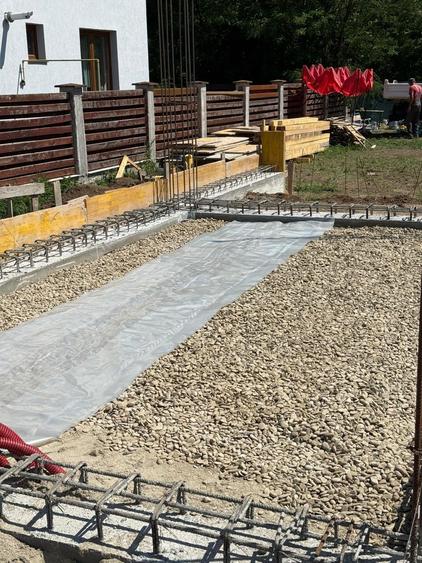 Casă individuală cu 5 camere cu Canalizare în Pantelimon