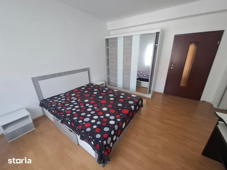 Apartament cu 3 camere în Pârneava