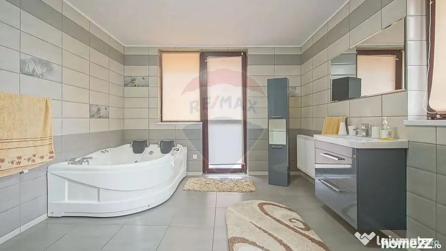 Casă cu 2 camere cu Teren 1167 Mp în Tractorul