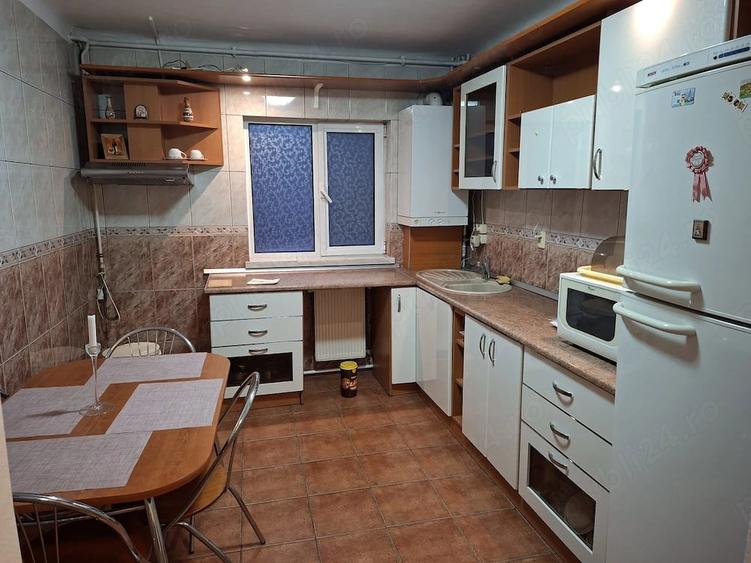 Apartament cu 4 camere decomandat în Brazda lui Novac