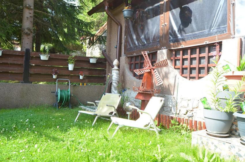Casă cu 8 camere cu Teren 500 Mp în Central