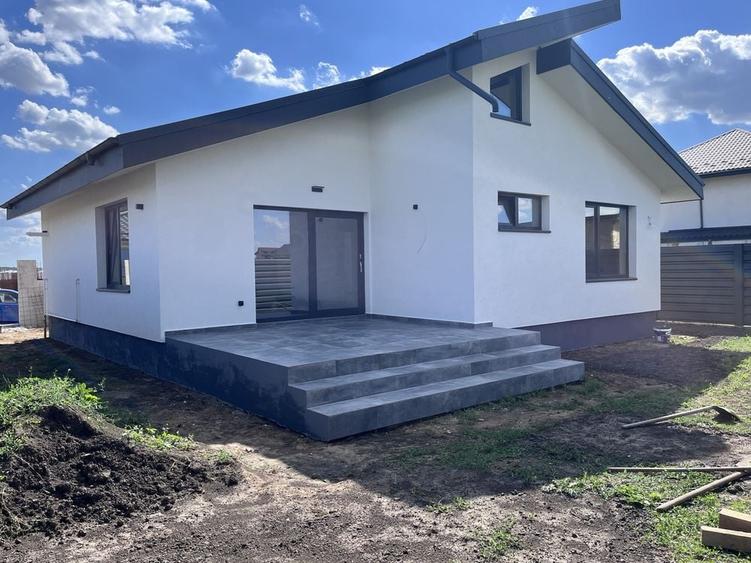 Casă cu 3 camere cu Teren 350 Mp în Central