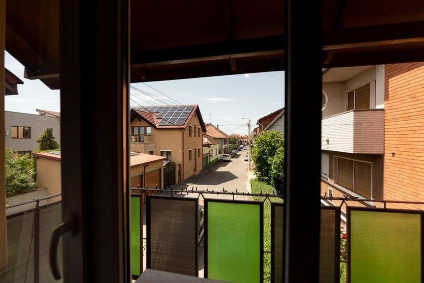 RECO Casa singur in curte, zona Centrala - 13