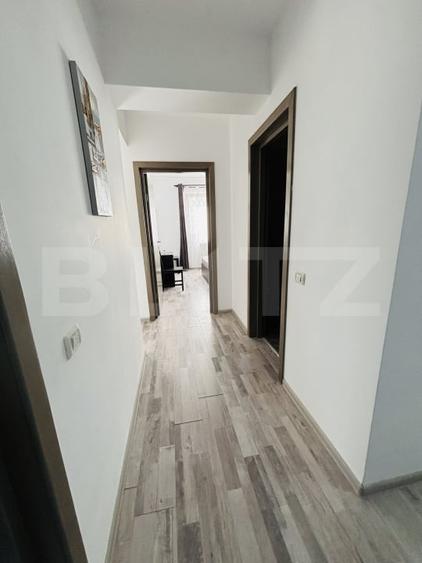 Apartament cu 3 camere decomandat, mobilat în Tractorul