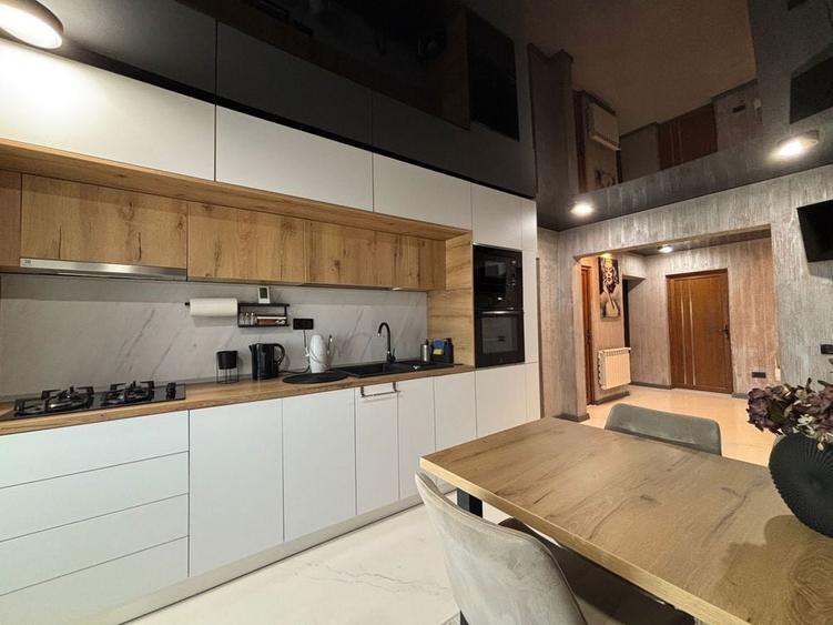 Apartament 4 camere centru 90 mp renovat mobilat - 1