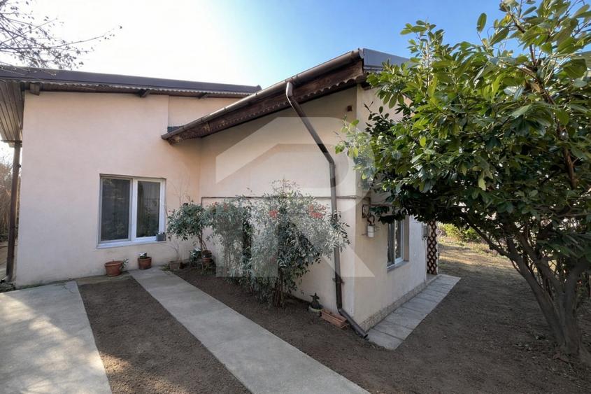 Dobroesti, Soseaua Fundeni, casa spatioasa cu curte proprie, 3 camere + birou - 5