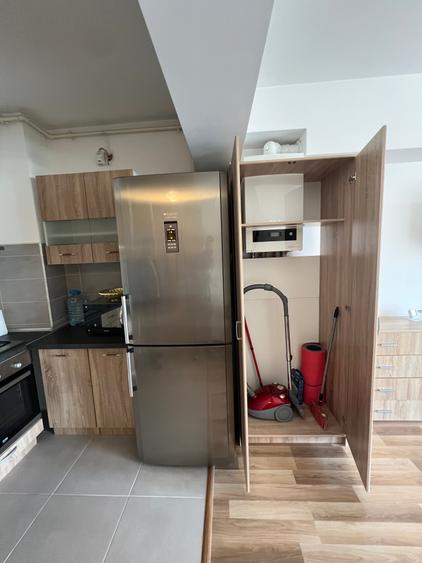 Metrou Apărătorii Patriei - 10