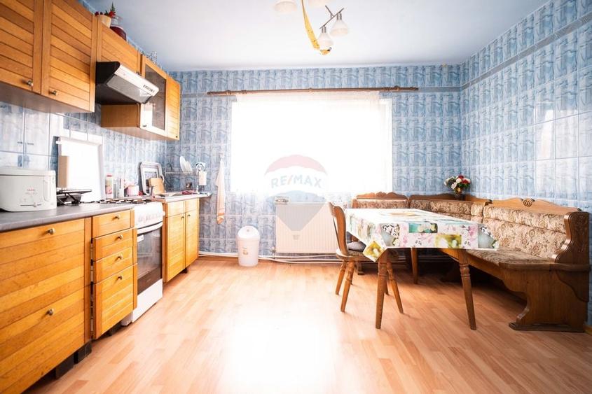 Casă / Vilă cu 6 camere de vânzare - 4