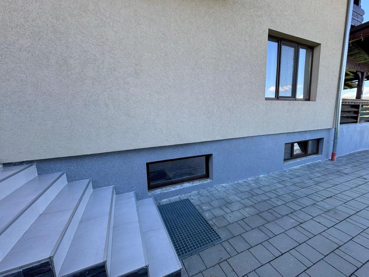 Casă de vanzare com, Mihai Viteazu , 210mp, 14000mp teren, 309900 euro - 6