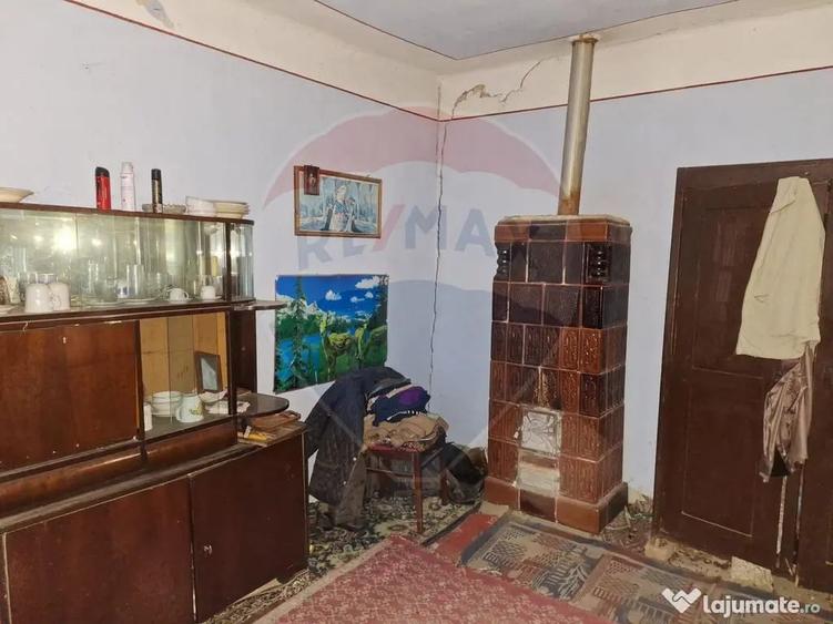 Casa cu 2 camere si teren de vanzare - 2