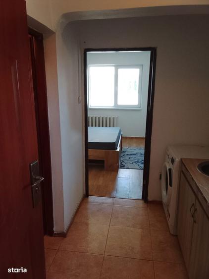 Garsoniera de inchiriat, zona CET - 10