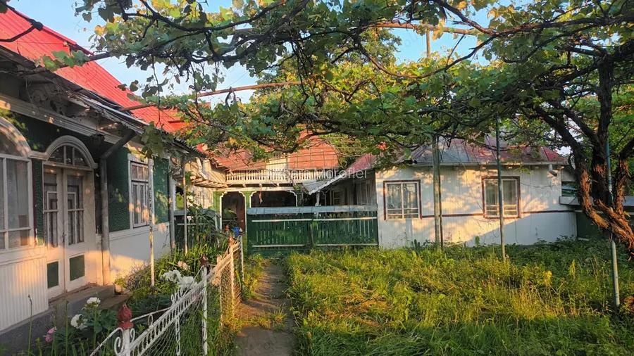 Casa de vanzare ci teren