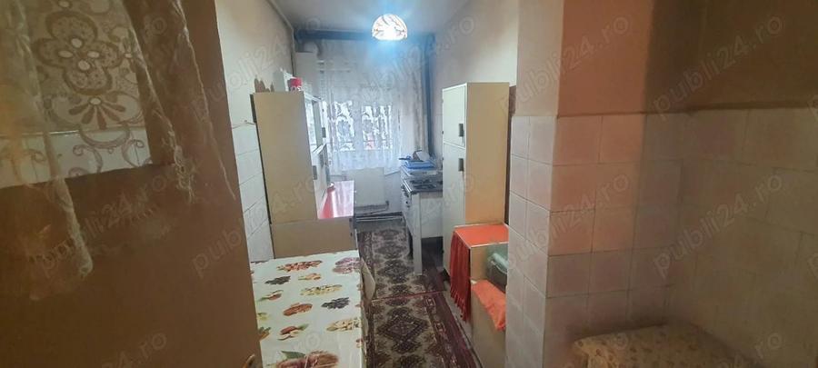 Apartament 3 camere, decomandat, de vanzare zona ultracentrala, Hunedoara (Centrul Civic) - 1