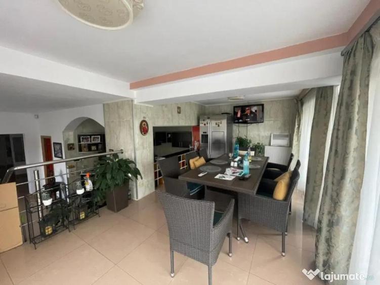 Vila Cu Posbilitate De Investitie - 420 mp - Antiaeriana - 14