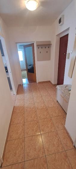 2 camere,sect3,Titan,,metrou 1 Decembrie la 6 min,Auchan la 8 min,piata la 2min - 12