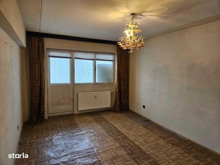 Apartament 2 camere Bariera Bucuresti decomandat etaj 3 - 1