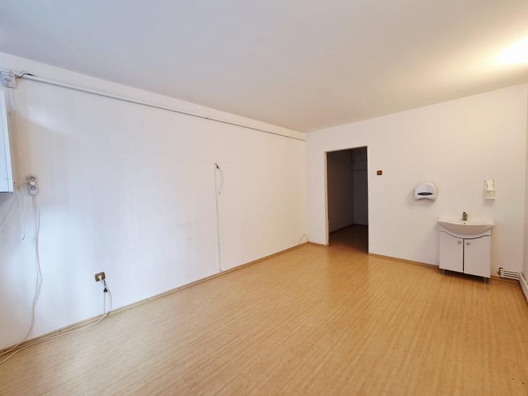 Garsoniera Tiglina 1 etaj 1 pretabila birou - 3