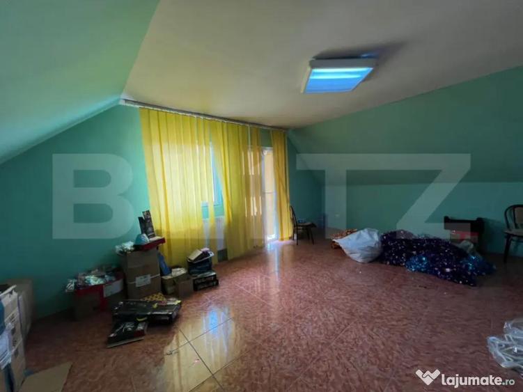 Casa de vanzare, cu 2 camere, zona cu vad comercial. - 11