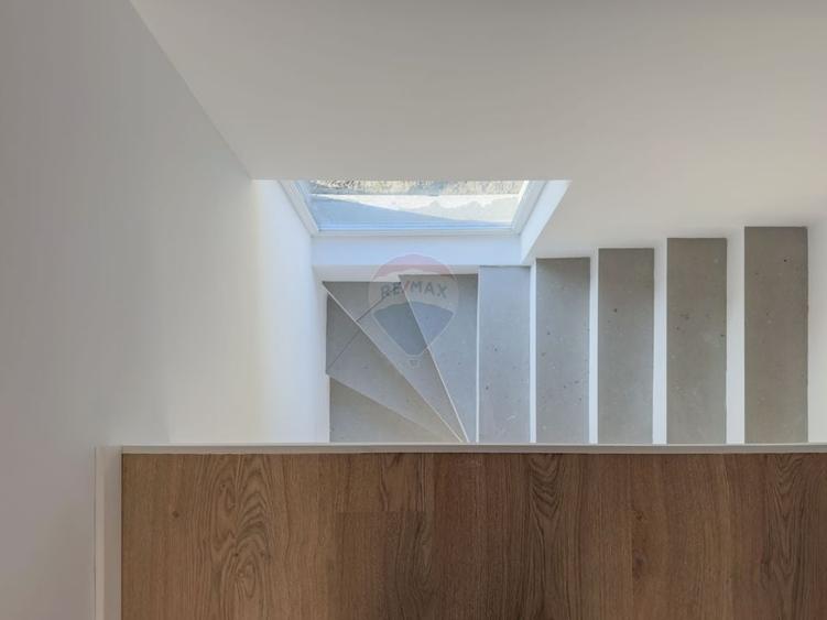 Casa / Vila cu 4 camere de vanzare - 13