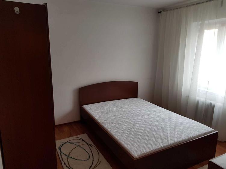 Inchiriez camera in apartament de 3 camere pentru un baiat - SUD - 7