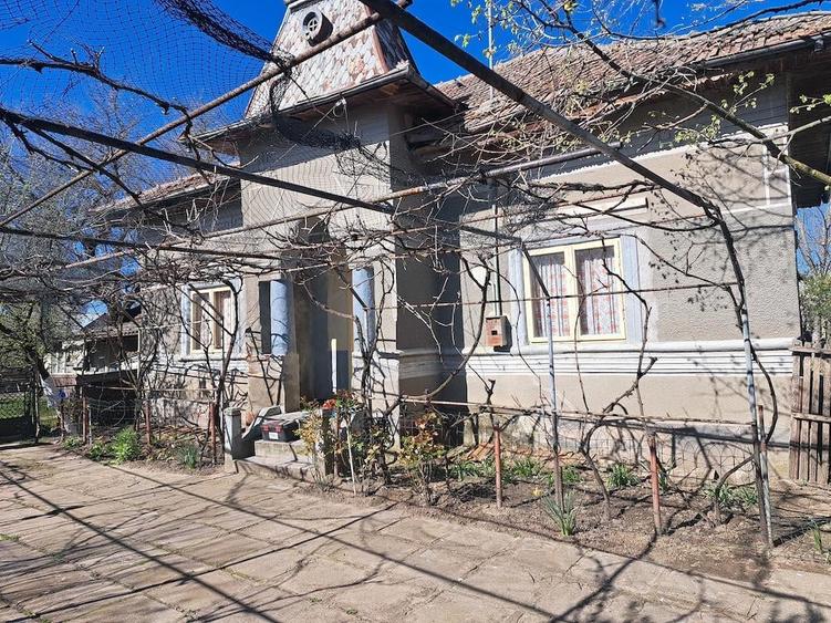 Casa de vanzare sat Urzica Mare, com Urzicuta - 1