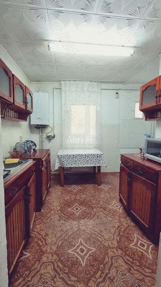 Vand apartament 2 camere Vand apartament 2 camere