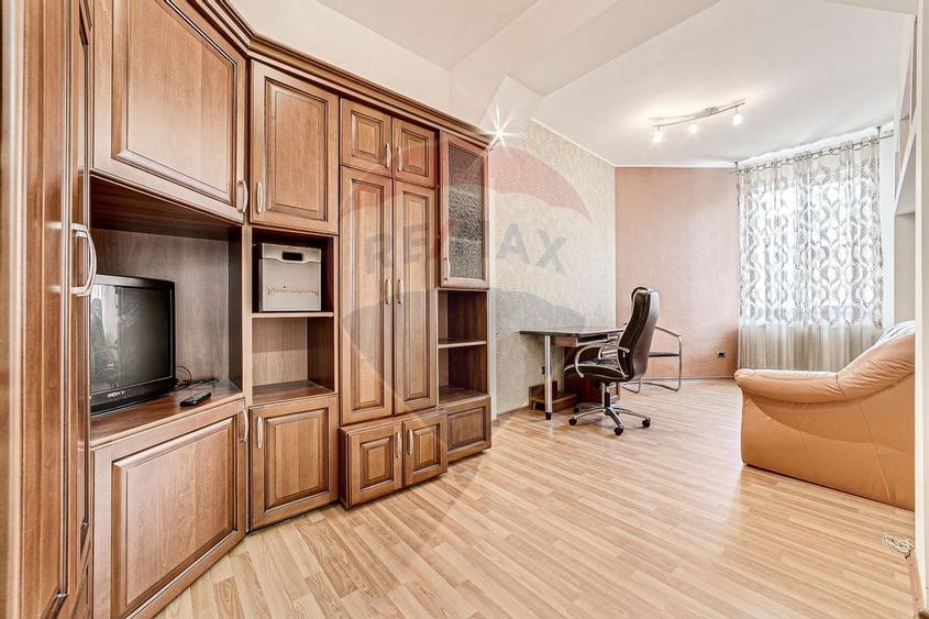 Apartament cu 3 camere de închiriat în zona Boul Rosu - 10