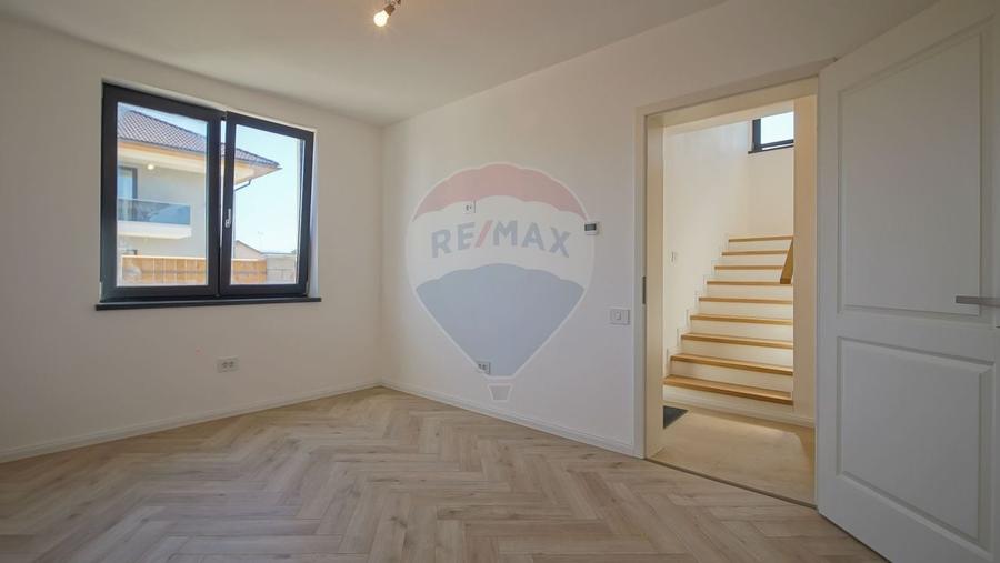 Casa / Vila cu 5 camere de vanzare - 20