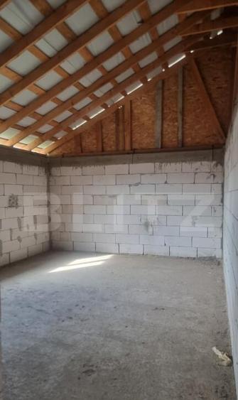 CASA LA ROSU CU TEREN - 11