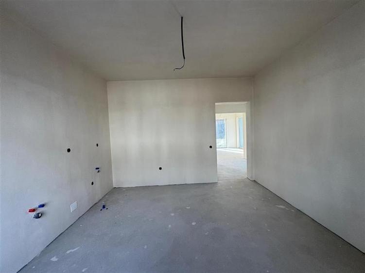 Casa Unifamiliala  Parter + Etaj , situata in Floresti! - 18