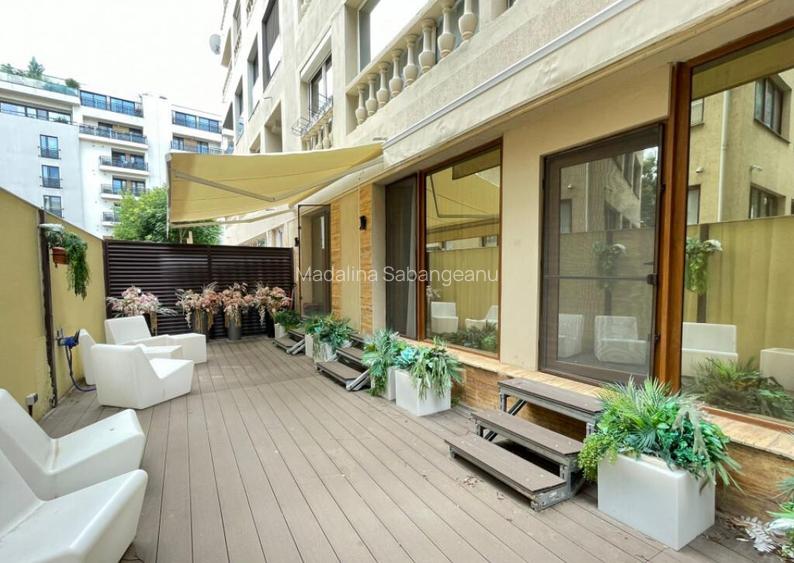 Apartament de 3 camere ?i curte privata - Parcare subteran