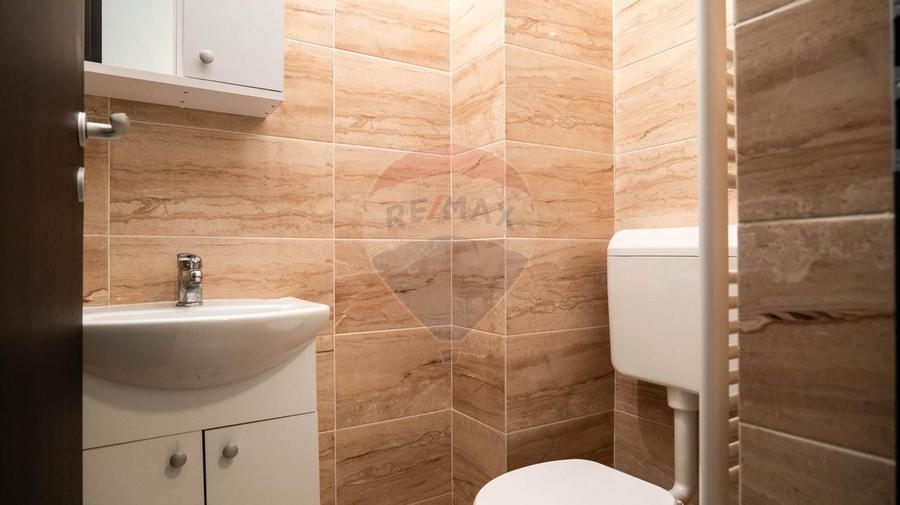Apartament cu 3 camere de închiriat - 11