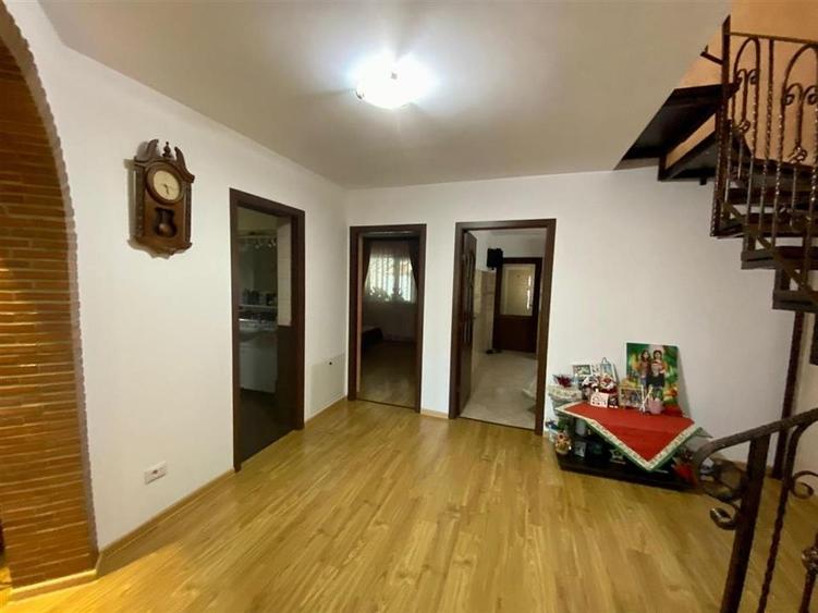 CASA DE VANZARE ZONA MONTANA - 17