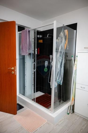 Casă / Vilă cu 5 camere de vânzare - 43