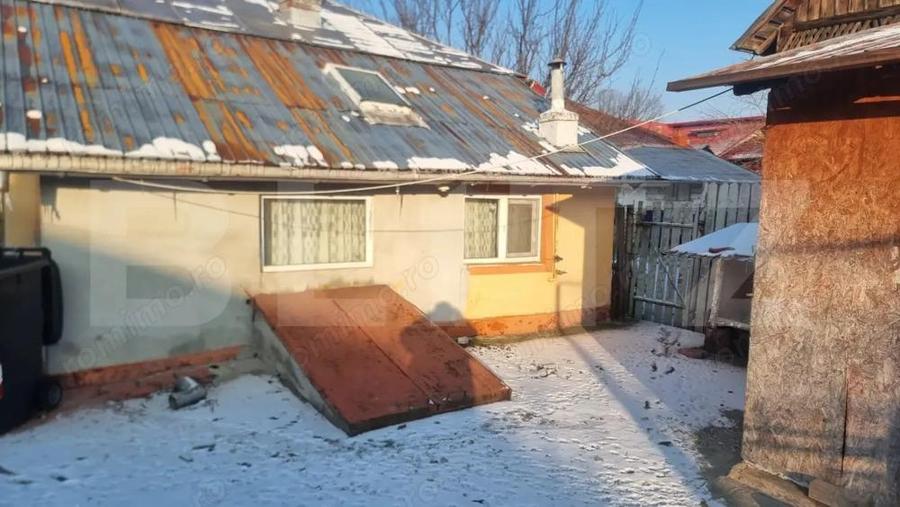 Casa de vanzare in Lipane?ti teren 900 mp, 4 camere - 1