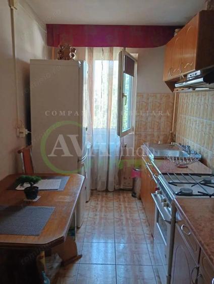 Apartament 2 camere semidecomandat zona Cora - 1