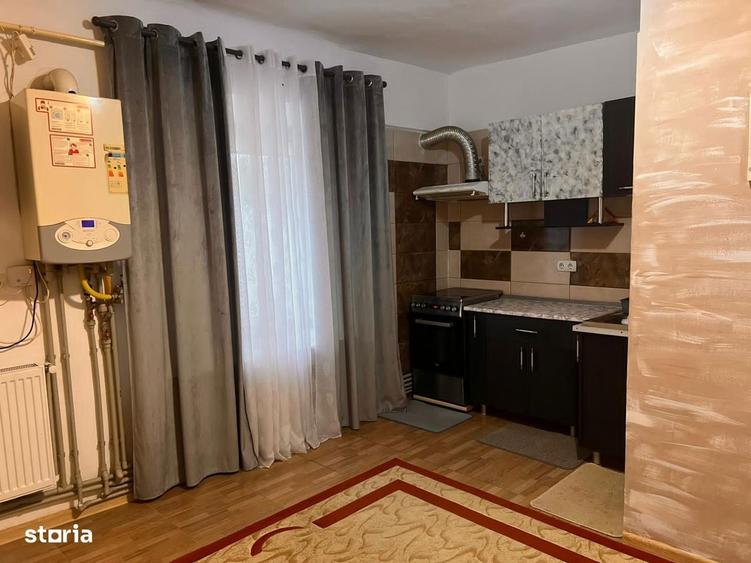 Apartament cu 2 camere, etaj 1, la casa - zona centrala - 1