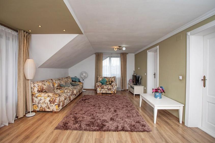 Vilă P+M, Clujului, 190 mp, teren 520 mp, singur în curte. 225 000 E - 33