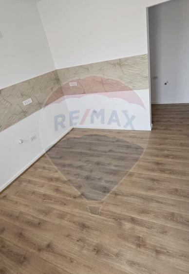 Casa / Vila cu 4 camere de vanzare - 12