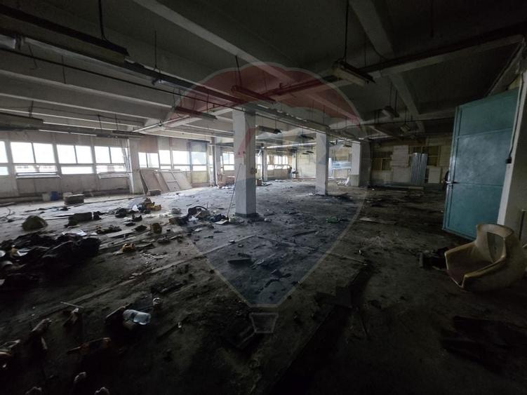 DE INCHIRIAT Spațiu comercial de 900mp în zona Nord-Est - 3